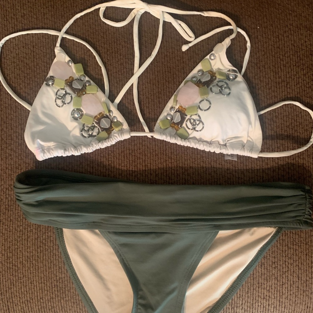 Victoria’s Secret bikini
